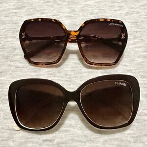 Bundle of two women’s sunglasses